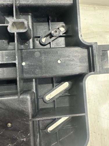 Suporte Defletor Cabine Scania 2209848 Original Usado - foto 2