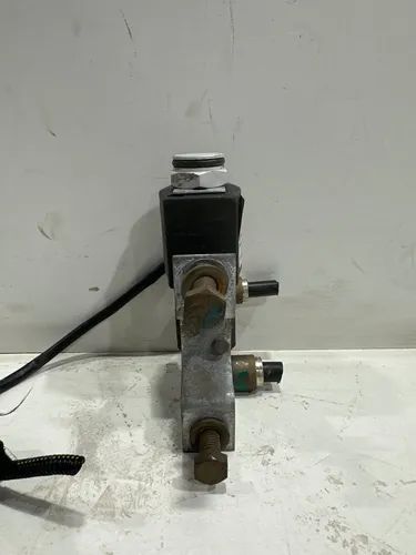 Válvula Solenoide Pneumática 24v Ford Cargo Bc459a427ac Usada - foto 4