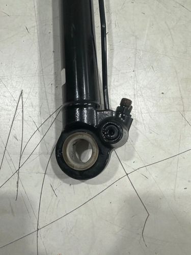 Cilindro Basculamento Cabine Volvo Vm 21809714 Original Usado - foto 5