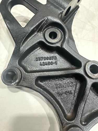 Suporte Coxim Traseiro Motor Volvo Vm 23708872 Usado - foto 3