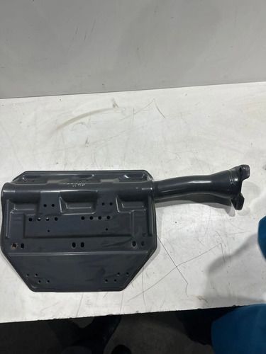 Suporte Para-lama Traseiro Direito Scania 2054584 Usado - foto 2