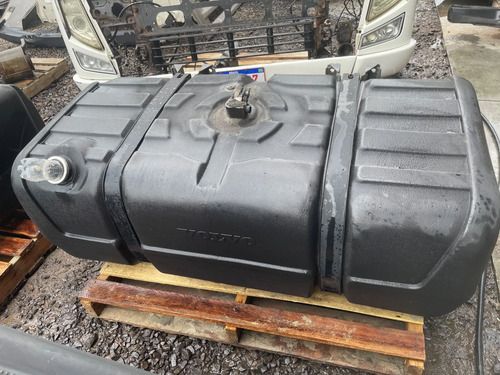 Par Tanque Plástico Volvo Fm 2011 Original Completo - foto 2